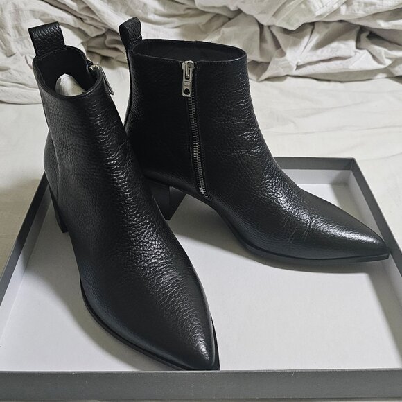 Everlane Shoes - Everlane The Boss Boot - Pebbled Black Leather - Sz 7.5